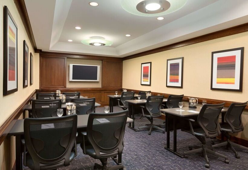 هتل Embassy Suites By Hilton Chicago North Shore Deerfield