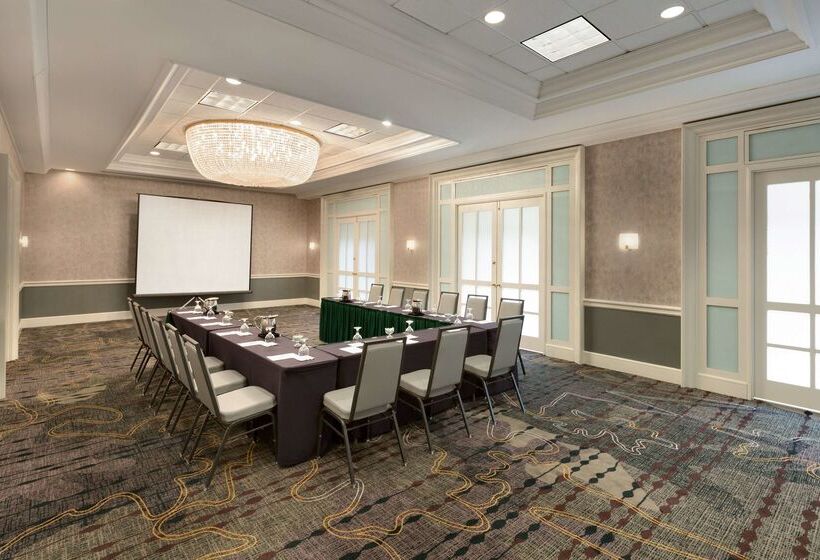 هتل Embassy Suites By Hilton Chicago North Shore Deerfield