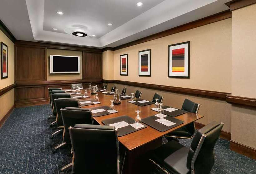 هتل Embassy Suites By Hilton Chicago North Shore Deerfield