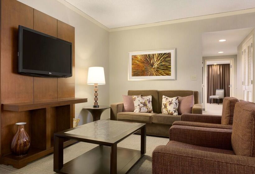 هتل Embassy Suites By Hilton Chicago North Shore Deerfield