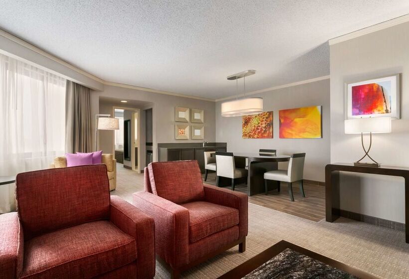 هتل Embassy Suites By Hilton Chicago North Shore Deerfield