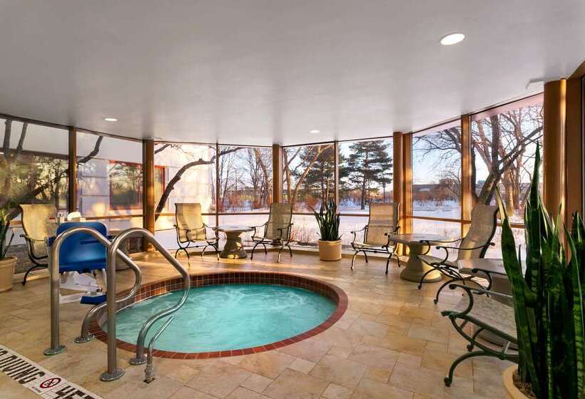 هتل Embassy Suites By Hilton Chicago North Shore Deerfield