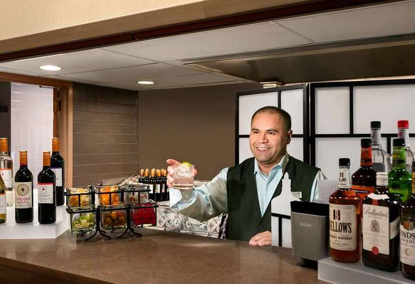 هتل Embassy Suites By Hilton Chicago North Shore Deerfield