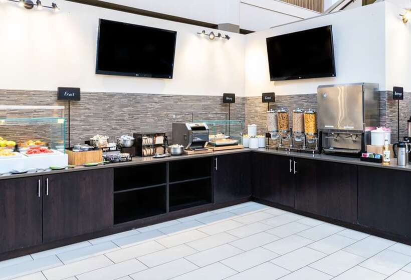 هتل Embassy Suites By Hilton Chicago North Shore Deerfield