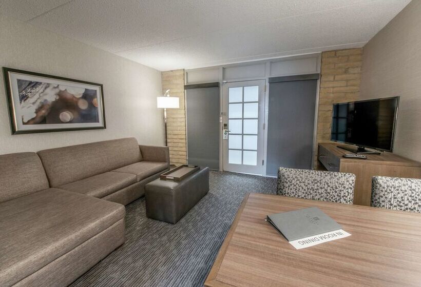 Отель Embassy Suites By Hilton Chicago Schaumburg Woodfield