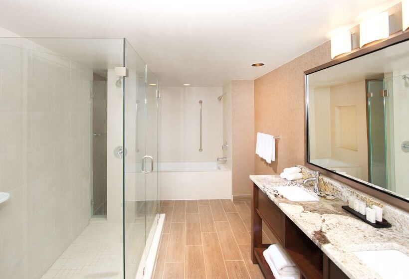 ホテル Embassy Suites By Hilton Cincinnati Northeast Blue Ash