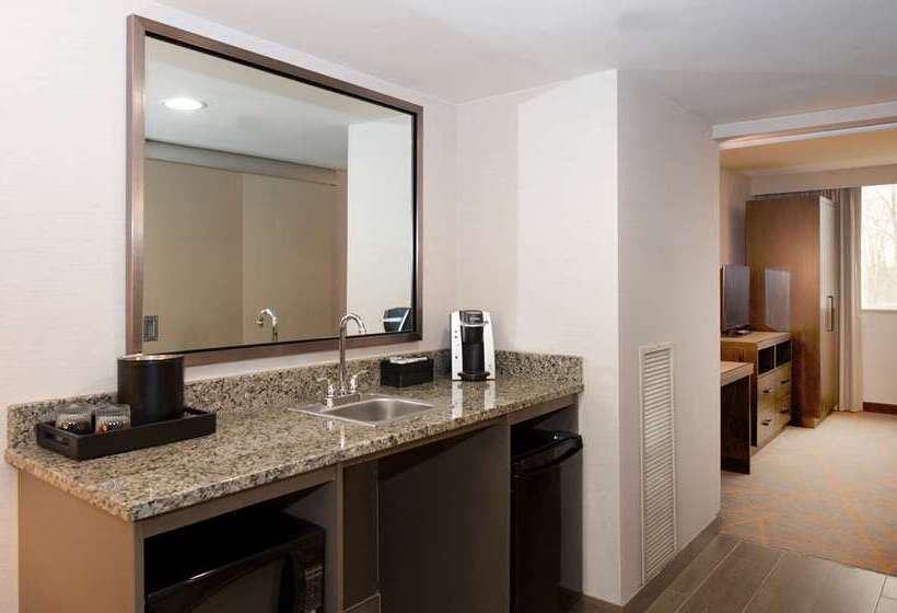 ホテル Embassy Suites By Hilton Cincinnati Northeast Blue Ash