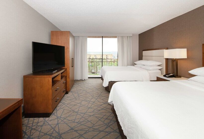 Отель Embassy Suites By Hilton Colorado Springs