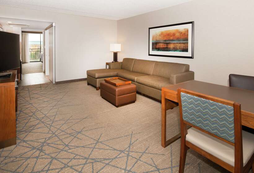 Отель Embassy Suites By Hilton Colorado Springs