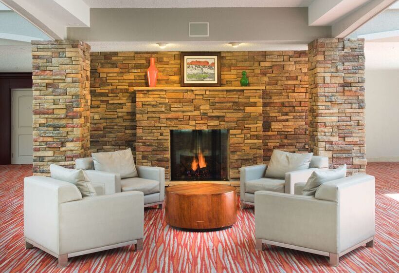 Отель Embassy Suites By Hilton Colorado Springs