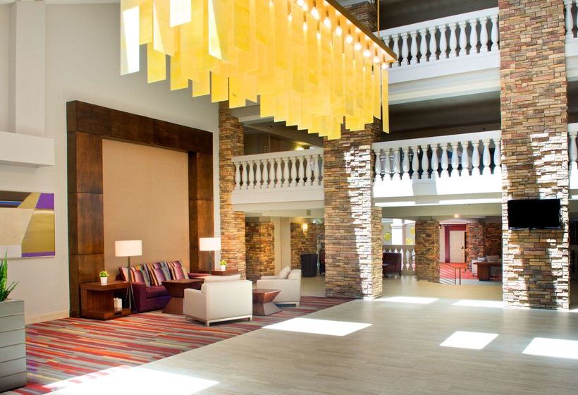 Отель Embassy Suites By Hilton Colorado Springs