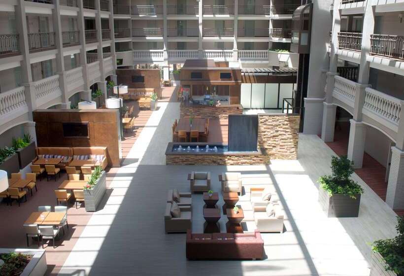 Отель Embassy Suites By Hilton Colorado Springs