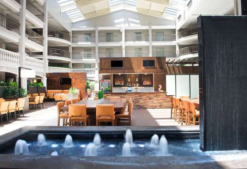 Отель Embassy Suites By Hilton Colorado Springs