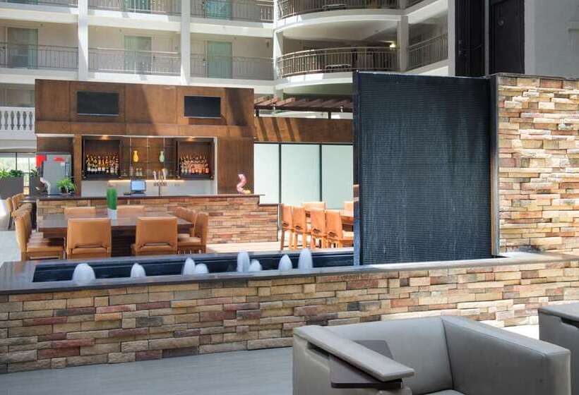 Отель Embassy Suites By Hilton Colorado Springs