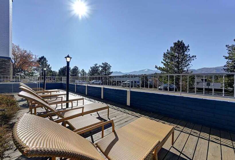 Отель Embassy Suites By Hilton Colorado Springs