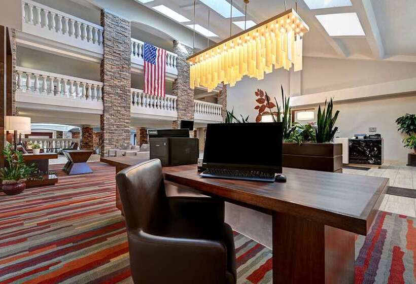 هتل Embassy Suites By Hilton Colorado Springs