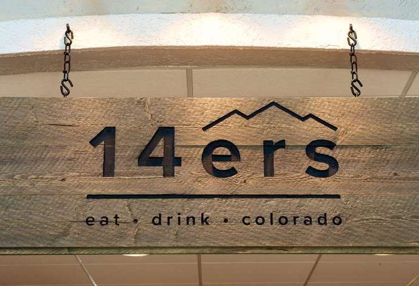 Отель Embassy Suites By Hilton Colorado Springs