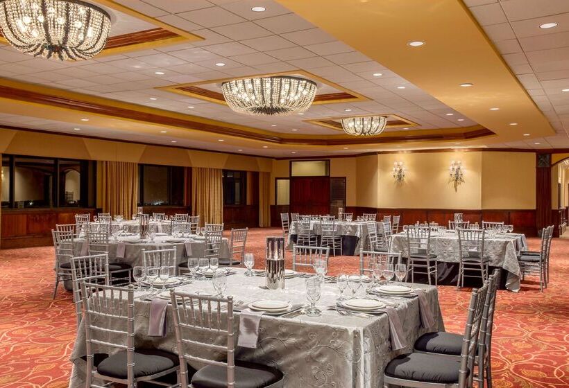 هتل Embassy Suites By Hilton Columbia Greystone