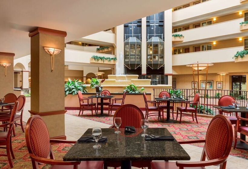 ホテル Embassy Suites By Hilton Columbia Greystone