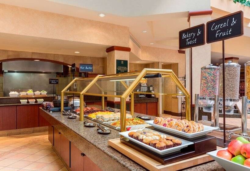 هتل Embassy Suites By Hilton Columbia Greystone