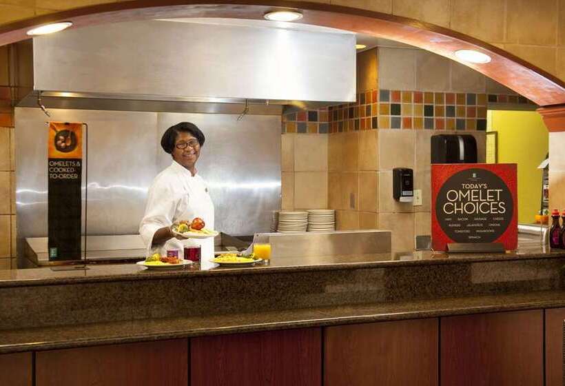 هتل Embassy Suites By Hilton Columbia Greystone