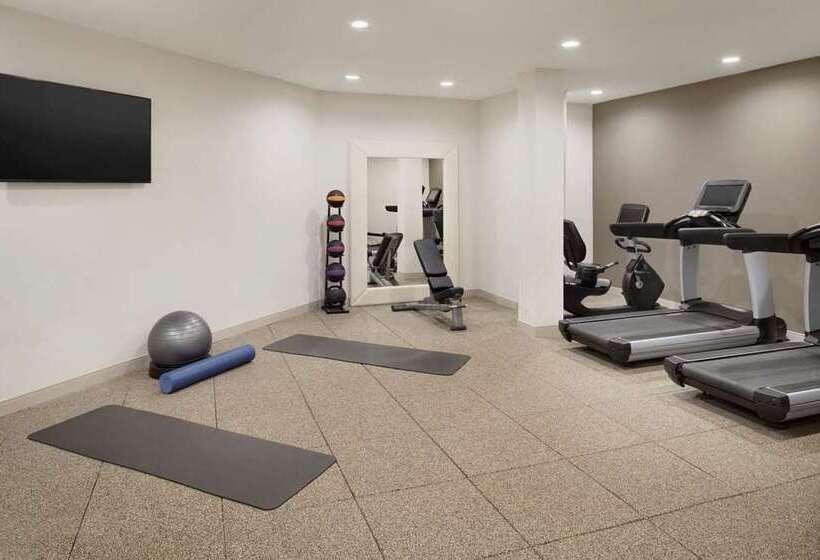 בית מלון כפרי Embassy Suites By Hilton Columbus