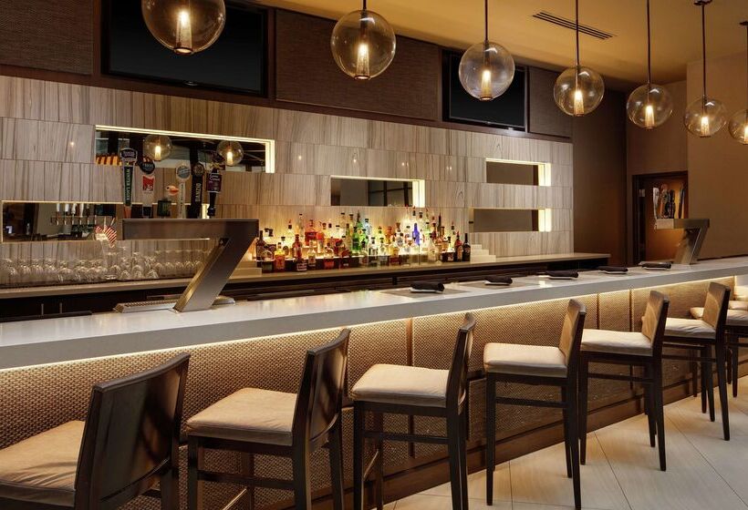 호텔 Embassy Suites By Hilton Crystal City National Airport