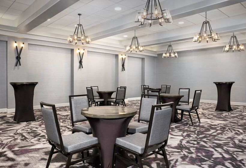 호텔 Embassy Suites By Hilton Crystal City National Airport