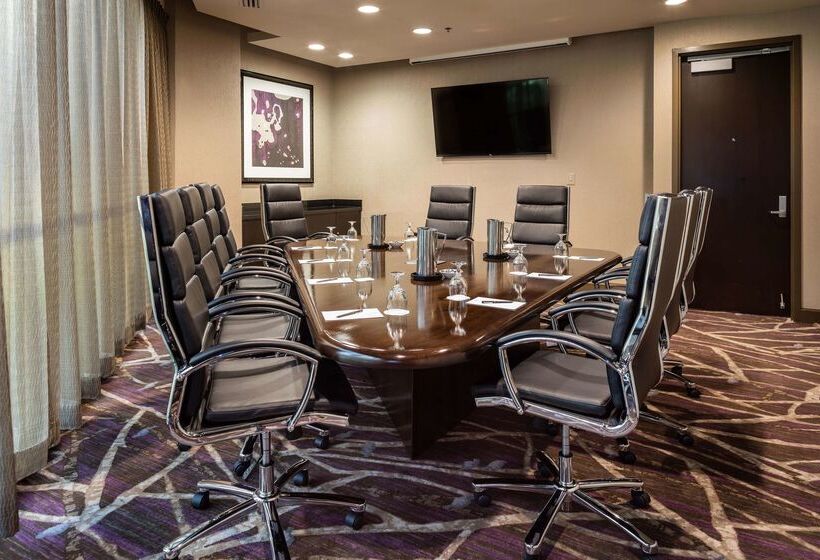 호텔 Embassy Suites By Hilton Crystal City National Airport