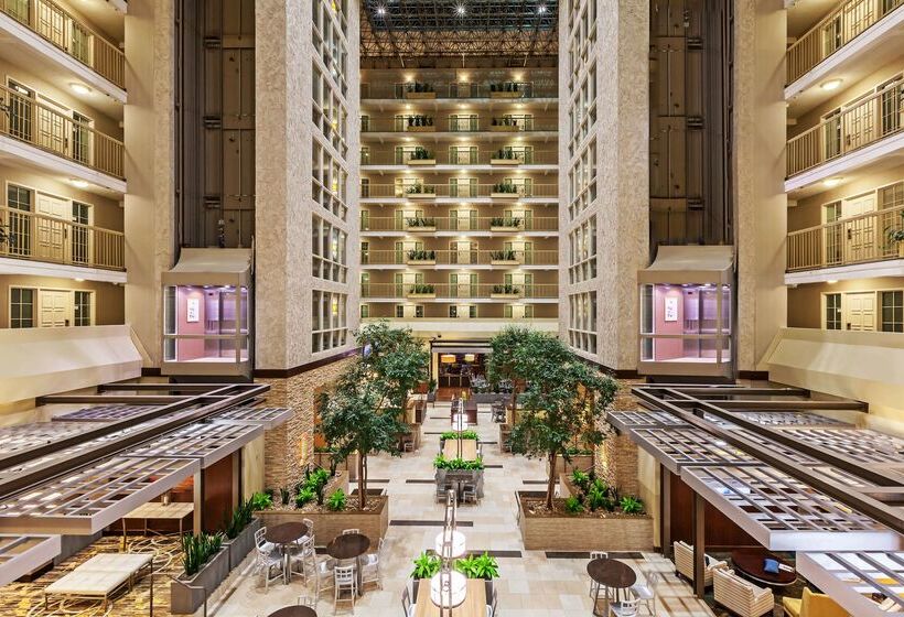 فندق Embassy Suites By Hilton Dallas Market Center