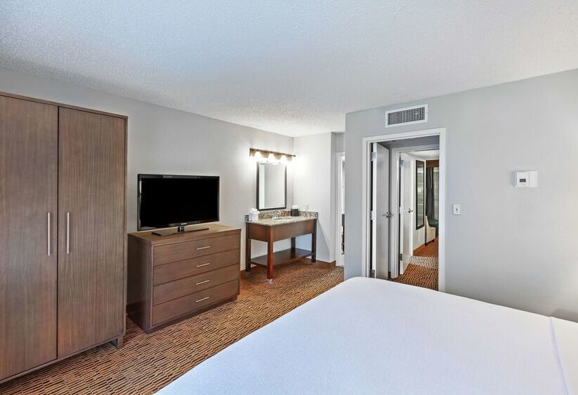 בית מלון כפרי Embassy Suites By Hilton Dallas Market Center