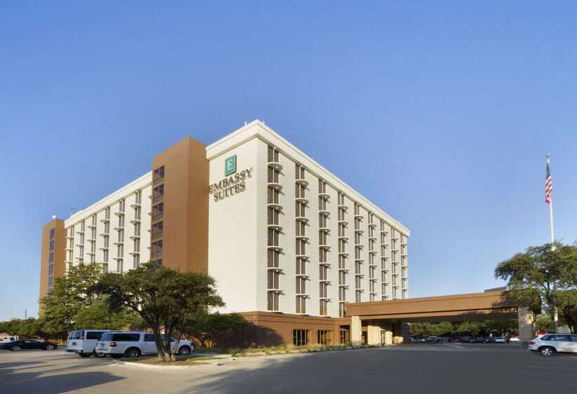 فندق Embassy Suites By Hilton Dallas Market Center
