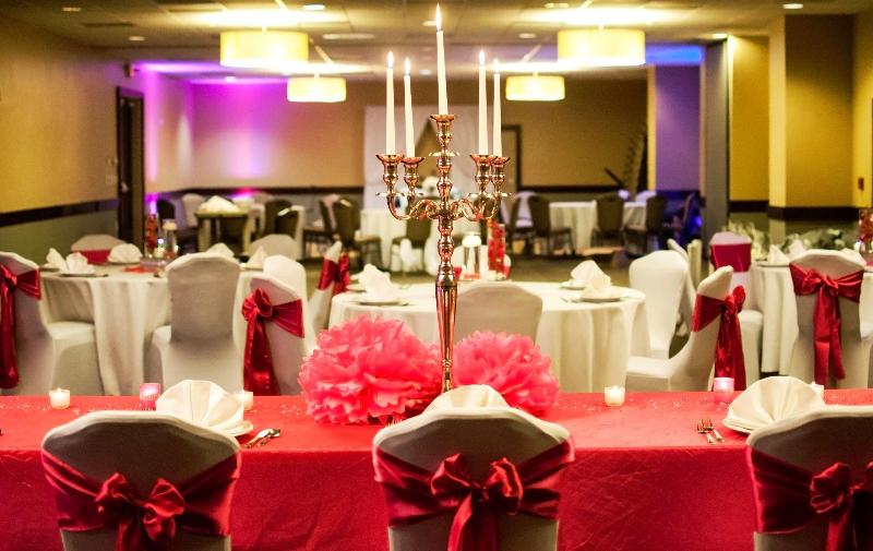 فندق Embassy Suites By Hilton Dallas Market Center