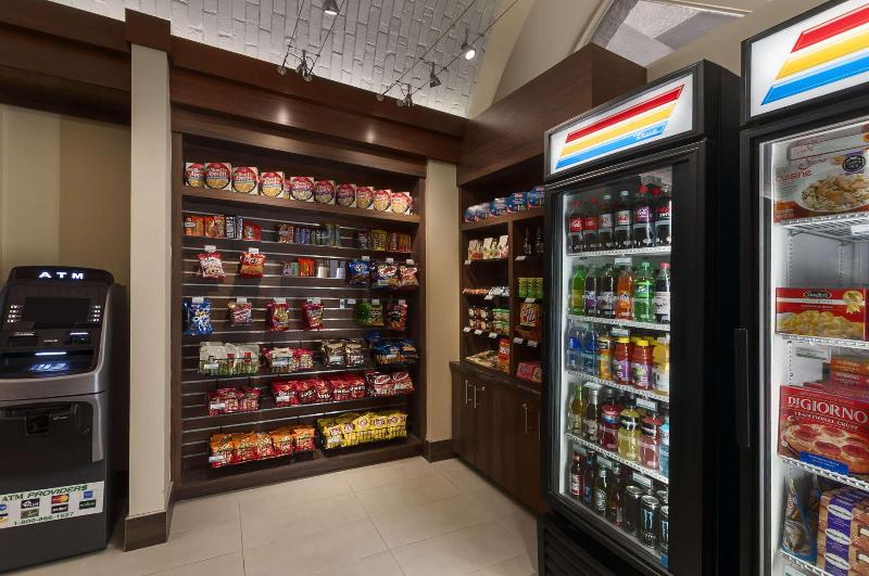 فندق Embassy Suites By Hilton Dallas Market Center