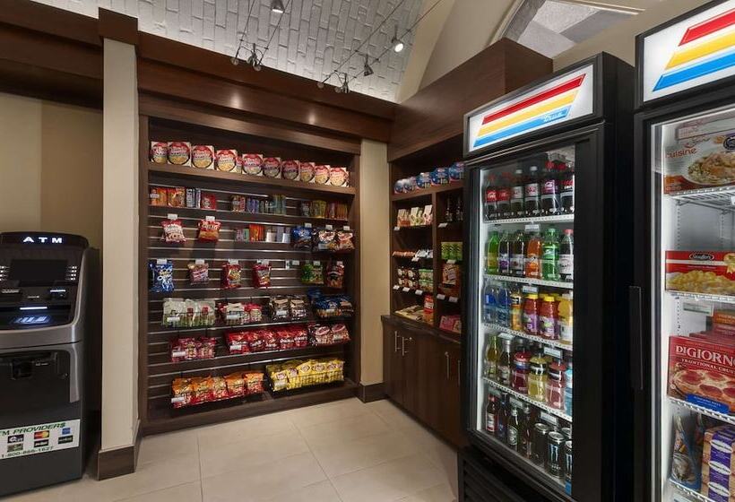 فندق Embassy Suites By Hilton Dallas Market Center