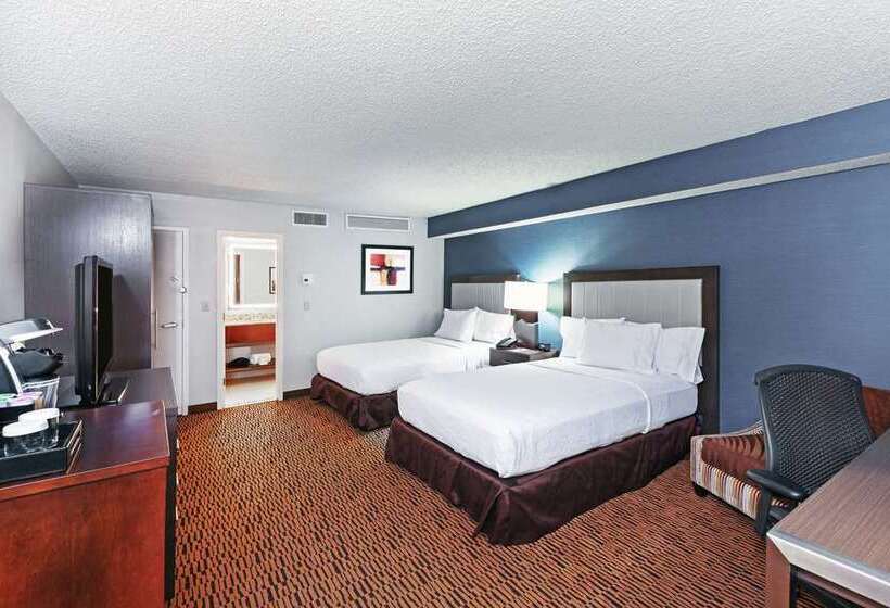 בית מלון כפרי Embassy Suites By Hilton Dallas Market Center