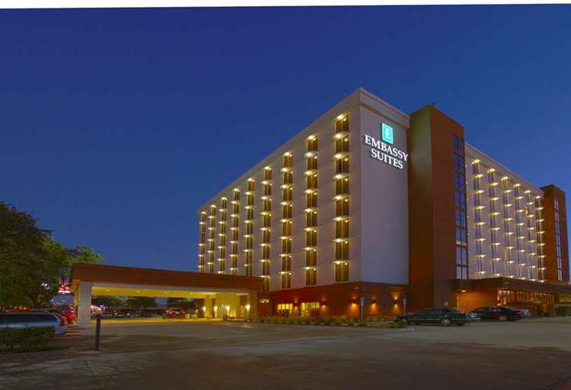 בית מלון כפרי Embassy Suites By Hilton Dallas Market Center
