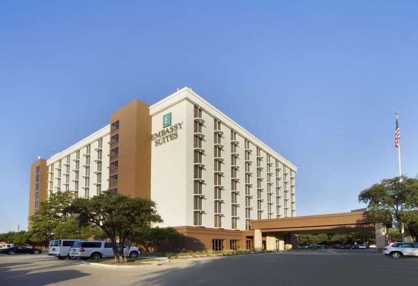 فندق Embassy Suites By Hilton Dallas Market Center