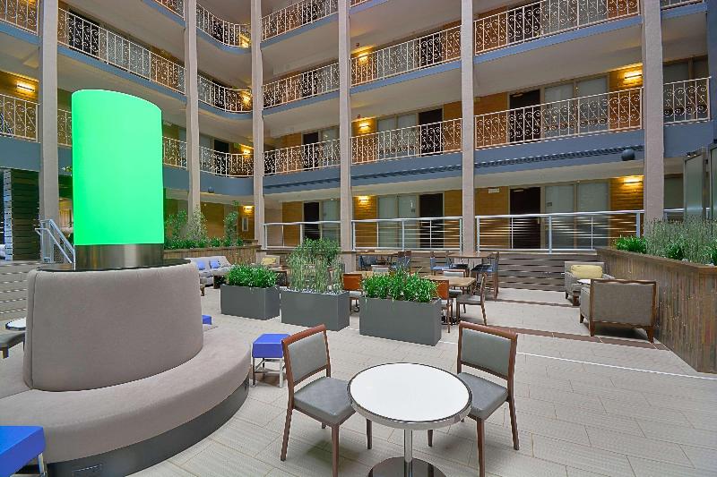 בית מלון כפרי Embassy Suites By Hilton Denver Central Park