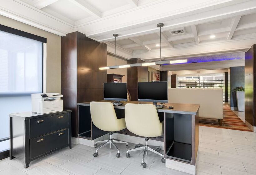 ホテル Embassy Suites By Hilton Denver Tech Center North