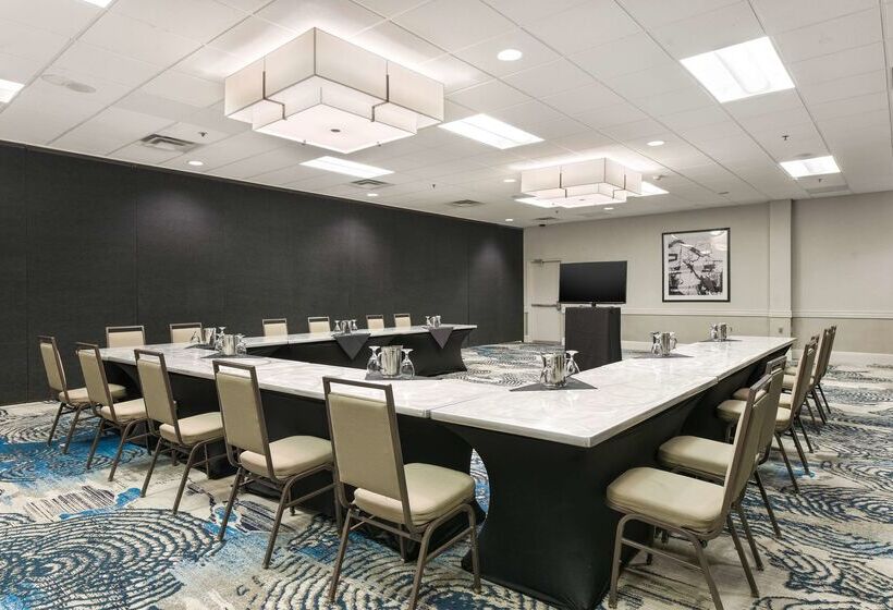 هتل Embassy Suites By Hilton Denver Tech Center North