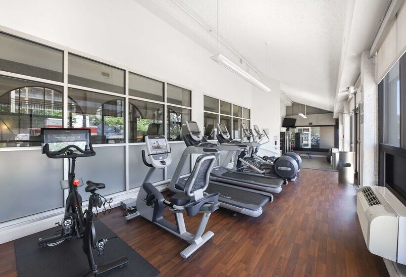 هتل Embassy Suites By Hilton Denver Tech Center North