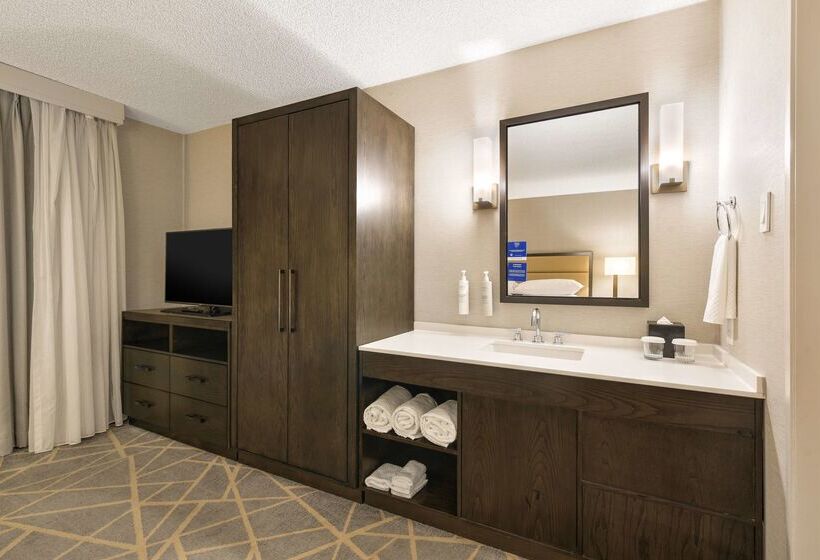 هتل Embassy Suites By Hilton Denver Tech Center North