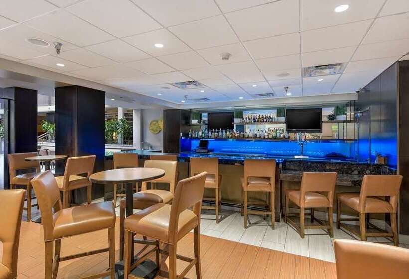 هتل Embassy Suites By Hilton Denver Tech Center North