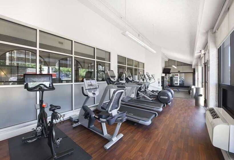 ホテル Embassy Suites By Hilton Denver Tech Center North