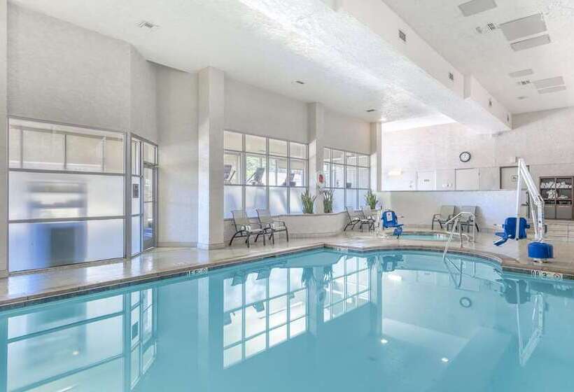 هتل Embassy Suites By Hilton Denver Tech Center North