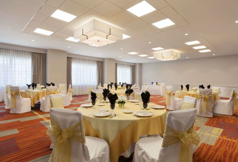 בית מלון כפרי Embassy Suites By Hilton El Paso