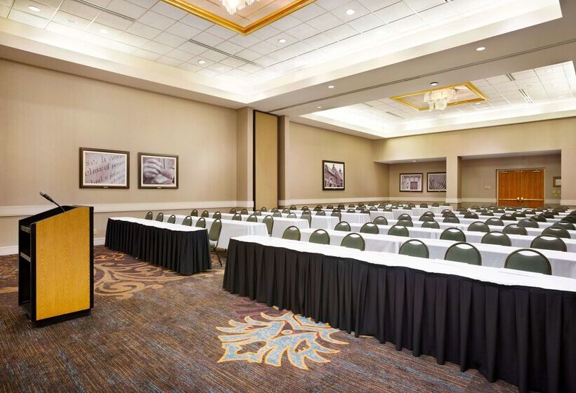 Отель Embassy Suites By Hilton Greensboro Airport