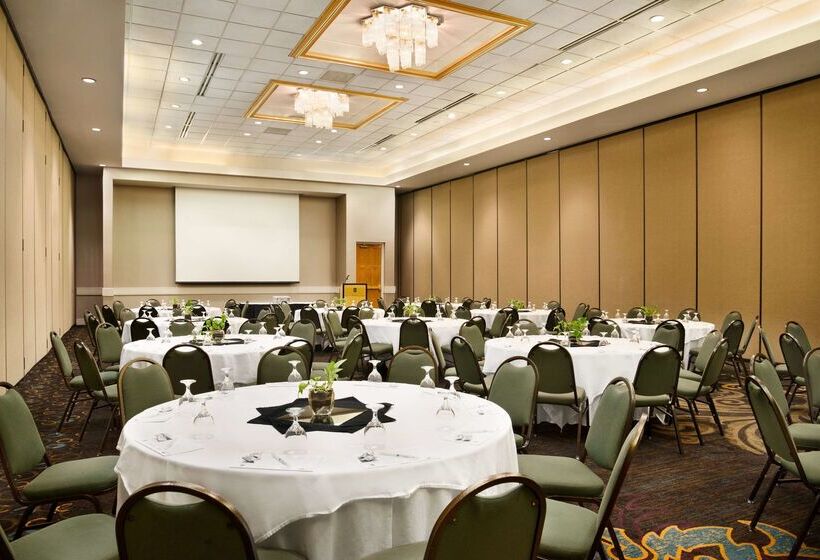 هتل Embassy Suites By Hilton Greensboro Airport