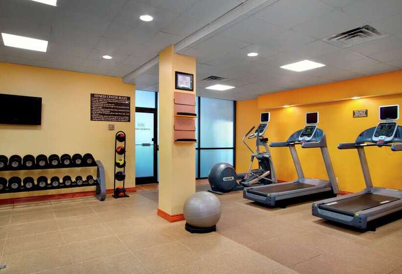 Отель Embassy Suites By Hilton Greensboro Airport